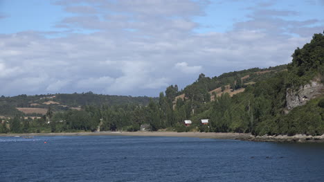 Chile-Estero-De-Castro-Nähert-Sich-Klippe