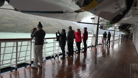 Chile-Glacier-Alley-Passengers-On-Ship-Zooms-In