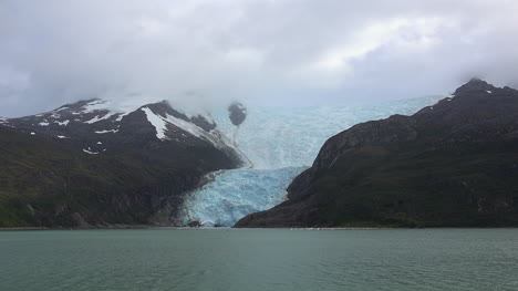 Callejón-Del-Glaciar-De-Chile-Pasando-Glaciar-De-Marea