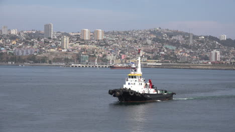 Chile-Valparaiso-Piloto-Barco-Llegando