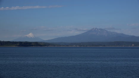 Chile-Majestätische-Vulkane-Osorno-Und-Calbuco