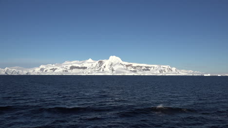 Antarctica-Zooms-On-Snowy-Peak
