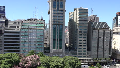 Argentinien-Buenos-Aires-Kippen-Gebäude-Auf