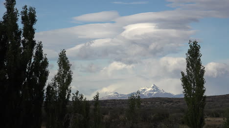 Argentinien-Patagonien-Berg-Jenseits-Von-Bäumen