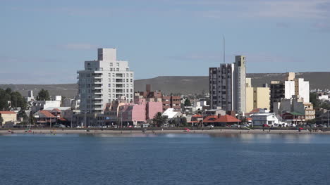 Vista-Argentina-De-Edificios-En-Puerto-Madryn