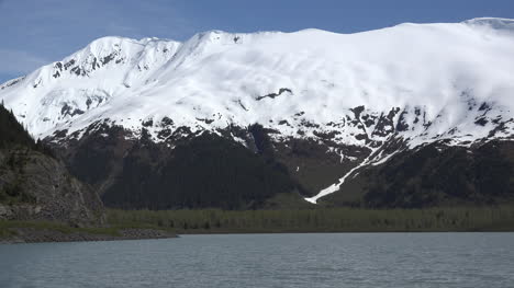 Alaska-Ridge-über-Dem-Portage-Lake