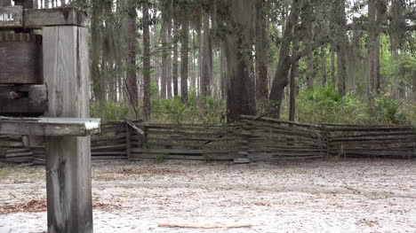 Georgia-Okefenokee-Boy-Girando-Ingenio-Azucarero