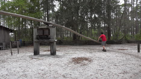 Georgia-Okefenokee-Boy-Se-Convierte-En-Ingenio-Azucarero