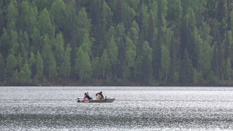 Alaska-Zooms-Out-From-Boat-In-Lake