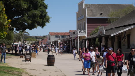 Kalifornien-San-Diego-Altstadt-Colorado-Haus-Straßenszene-Mit-Touristen