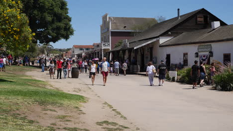 Kalifornien-San-Diego-Altstadtstraße-Mit-Touristenmenge