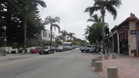 California-Ventura-Straße-Mit-Verkehr