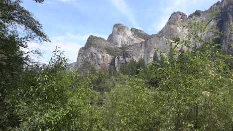 Kalifornien-Yosemite-Brautschleier-Fällt-Zooms-In