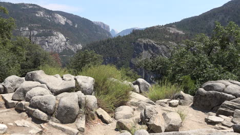 Kalifornien-Yosemite-Ansicht-Mit-Vogelschatten