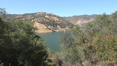Kalifornische-Brücke-Am-Don-Pedro-See