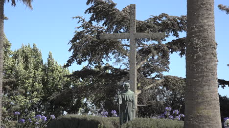 California-Mission-Soledad-Junipero-Serra-Statue-With-Cross