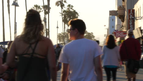 Los-Angeles-Venice-Beach-Pedestrians-Walk-Down-Boardwalk-Time-Lapse