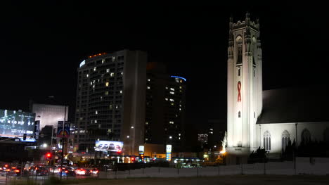 Iglesia-De-Los-Angeles-Iluminada-Por-El-Lapso-Nocturno