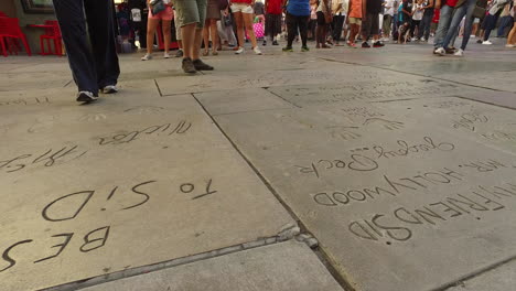 Firmas-De-Los-Angeles-En-El-Lapso-De-Tiempo-Del-Paseo-De-La-Fama-De-Hollywood