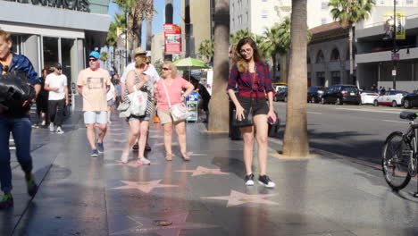 Los-Angeles-Zeitraffer-Ansicht-Von-Menschen-Auf-Einem-Hollywood-Bürgersteig