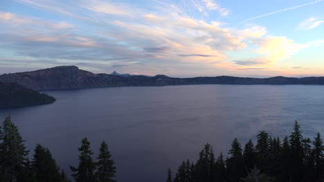 Oregon-Crater-Lake-Clouds-At-Dawn