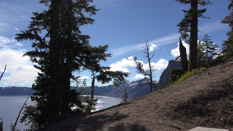 Oregon-Crater-Lake-View-To-The-West-With-Trees
