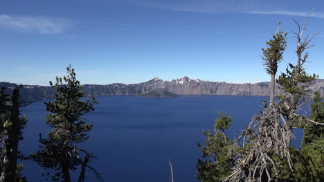 Oregon-Crater-Lake-Zooms-To-Distant-Wizard-Island