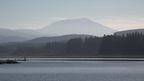 Washington-Mount-St-Helens-In-Early-Morning