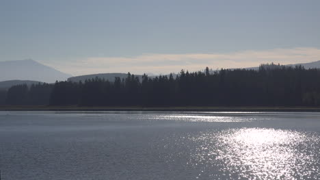 Washington-Silver-Lake-Brilla-Sobre-El-Agua