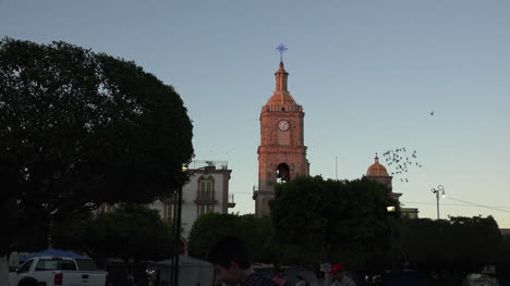 Mexiko-Arandas-Kirche-In-Goldenem-Licht-In