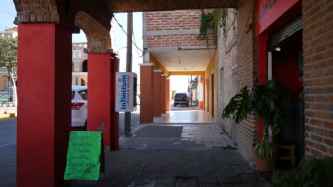 Mexiko-Santa-Maria-Del-Valle-überdachter-Bürgersteig