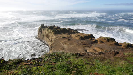 Oregon-Coastal-Rocks