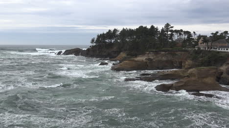 Olas-De-Oregon-En-La-Bahía-De-Depósito