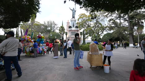 Mexiko-Dolores-Hidalgo-Aktivität-Auf-Dem-Plaza