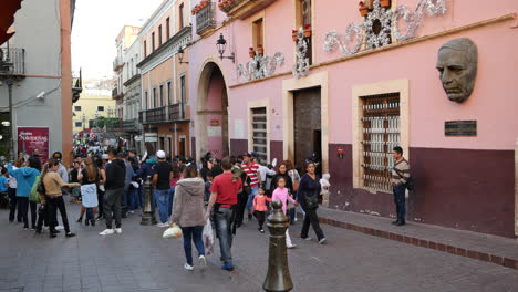 Mexiko-Guanajuato-Menschenmenge-Auf-Der-Straße?