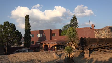 Mexiko-Guanajuato-Hotel-Auf-Einem-Hügel-Mit-Cloud