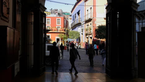 Mexiko-Guanajuato-Leute-Jenseits-Des-Tores