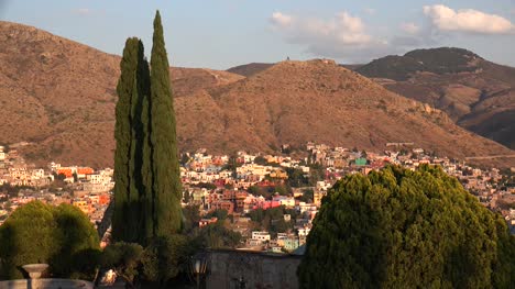 Mexiko-Guanajuato-Vorort-Im-Goldenen-Licht