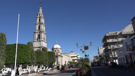 Mexiko-San-Julian-Kirchturm-Und-Straße