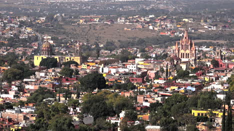 Mexiko-San-Miguel-Blick-Auf-Die-Stadt-Mit-Zwei-Kirchen