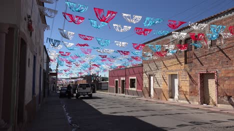 Mexico-Calle-Santa-Maria-Con-Decoraciones