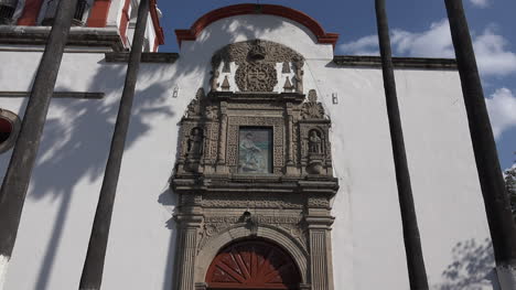 Mexiko-Tlaquepaque-Tür-Der-Pfarrkirche-Mit-Taube-Zoom-In