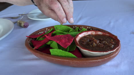 Mexiko-Hand-Dippen-Salsa