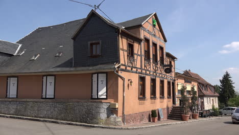Frankreich-Elsass-Dambach-la-ville-Haus-Und-Straße