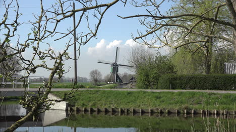Netherlands-Windmill-Zoom-In