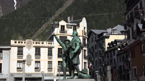 Frankreich-Chamonix-Statuen-Der-Entdecker