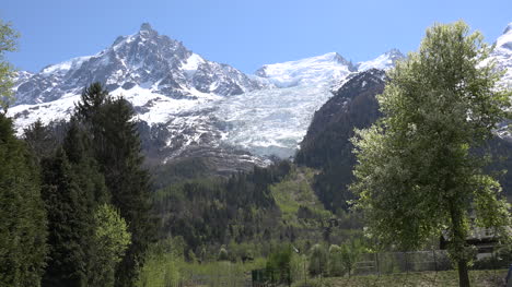 Francia-Hocico-Del-Glaciar-Mont-Blanc-Se-Acerca