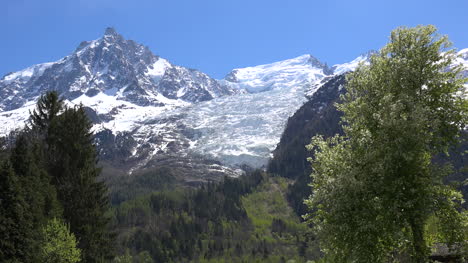 Frankreich-Mont-Blanc-Gletscherblick-Mit-Blauer-Himmelspfanne