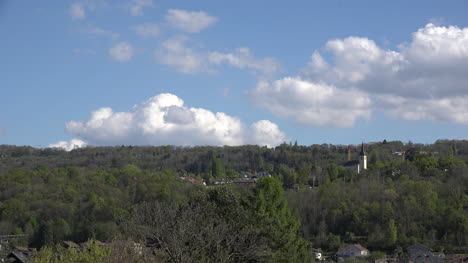 Frankreich-Wolken-über-Einem-Hügel-In-Der-Nähe-Von-Evians-Zeitraffer