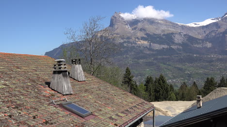 Francia-Techo-Tradicional-Y-Chimeneas-Cerca-De-Mont-Blanc